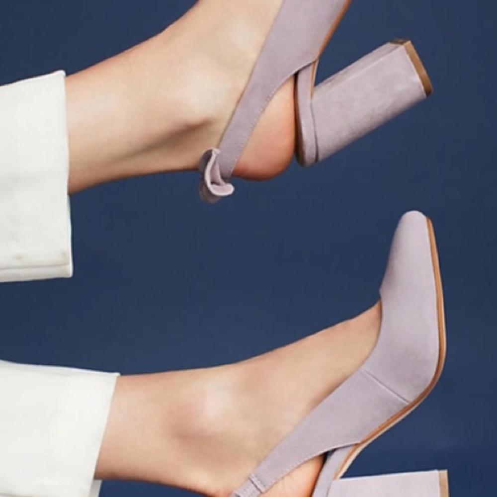 Anthopologie Lilac / Lavender Suede Pumps